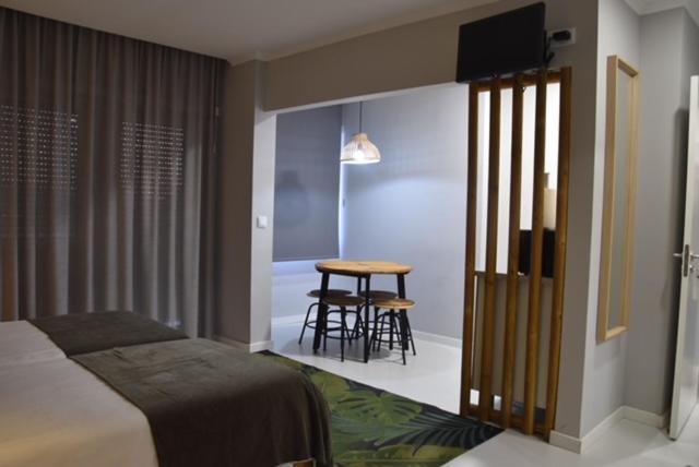 Bus Station Suites & Studios โกอิมบรา ภายนอก รูปภาพ