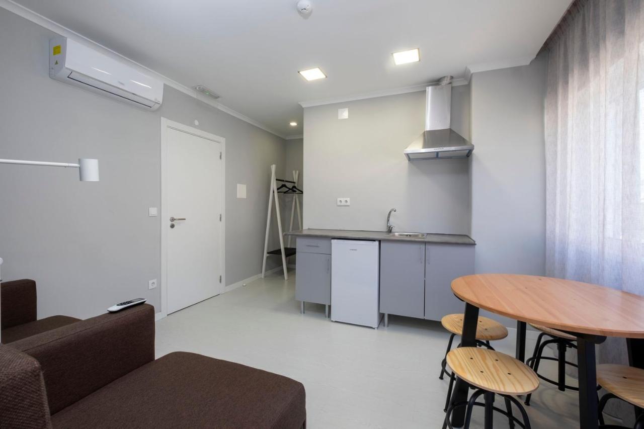 Bus Station Suites & Studios โกอิมบรา ภายนอก รูปภาพ